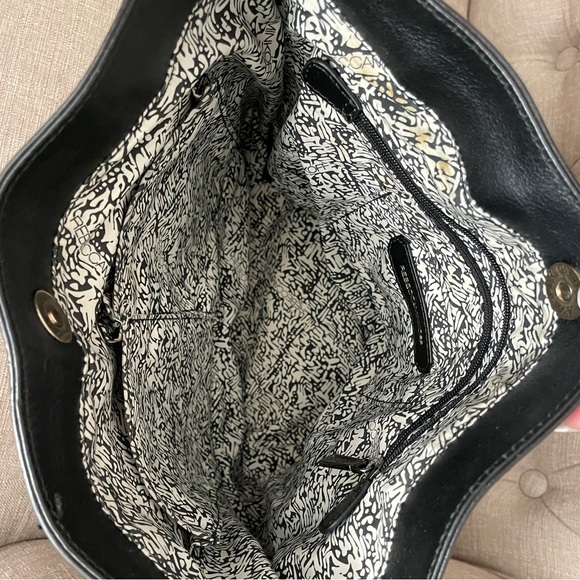 COPY - Rebecca Minkoff dexter black leather animal print bucket bag - Picture 6 of 12